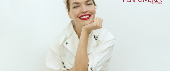 Clarins × Arizona Muse