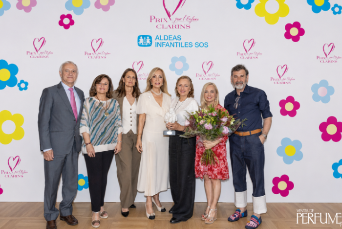 Clarins reconoce la labor solidaria de Susana Cañas Rey con el Premio Clarins por la Infancia 2026
