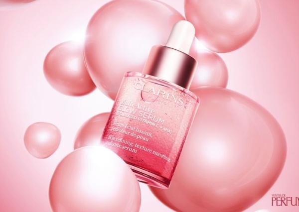 Clarins lanza Multi-Active Glow Serum, una fórmula bifásica innovadora con vitamina C estabilizada y ácido glicólico