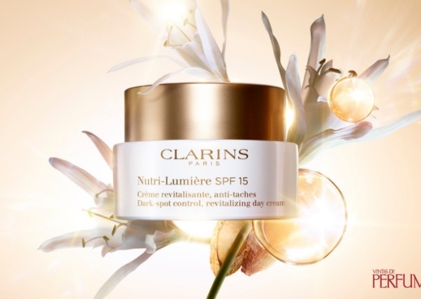 Clarins lanza Nutri-Lumière SPF 15, una nueva era de luminosidad y tratamiento anti-manchas para pieles maduras