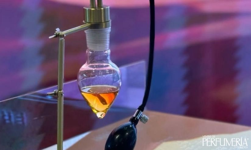 EMSA presenta ‘Lumière d’Orient’, su fragancia exclusiva para Beautyworld Middle East 2025