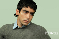 Omar Ayuso protagoniza la nueva campaña de Prada Paradigme